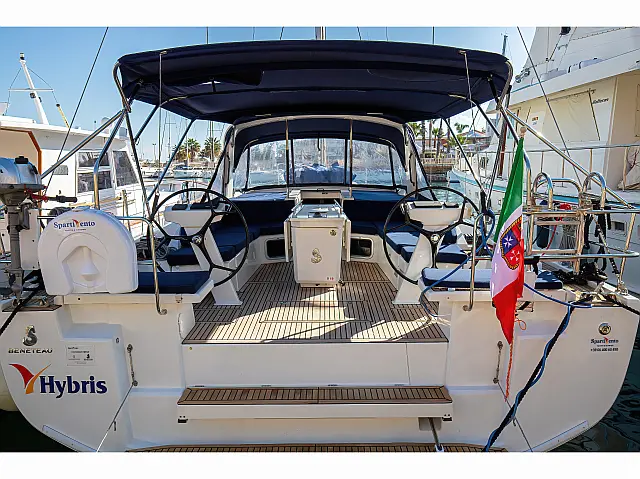 Oceanis 51.1 - [External image]