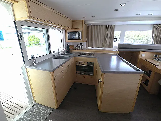 Lagoon 450  F - [Internal image]