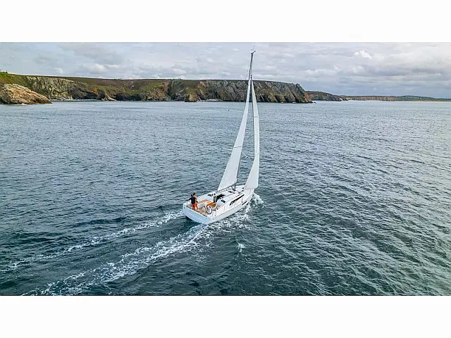 Oceanis 37.1 - [External image]