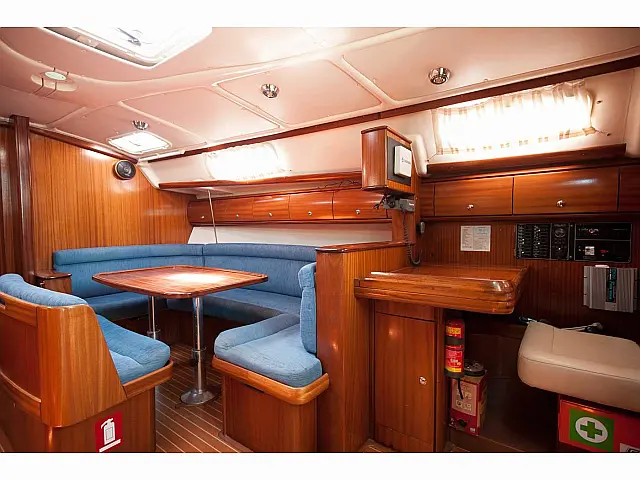 Bavaria 38 Cruiser - [Internal image]