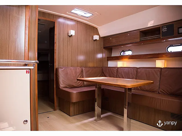 Bavaria Sport 43 HT - [Internal image]