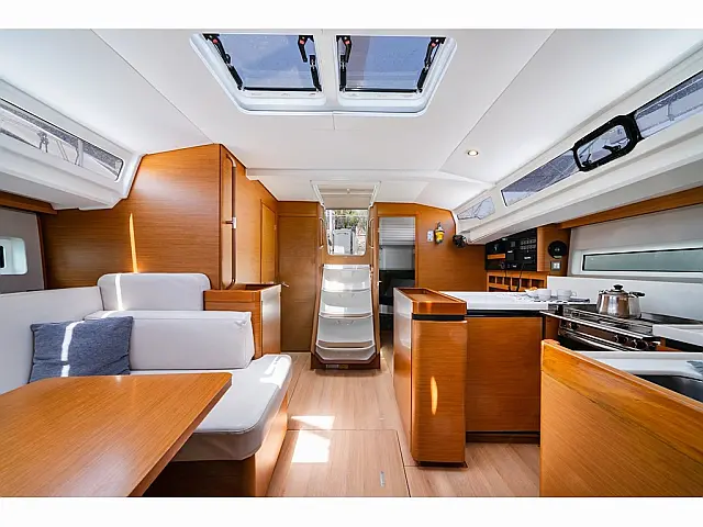 Sun Odyssey 440 - [Internal image]