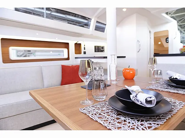 RM 1180 - [Internal image]