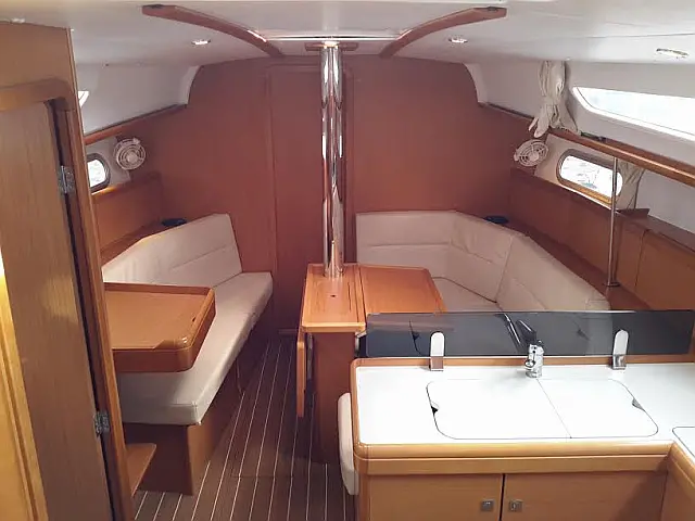 Sun Odyssey 36i - [Internal image]