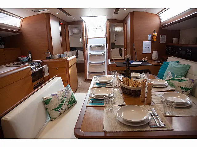 Sun Odyssey 519 -  5 cabs - [Internal image]