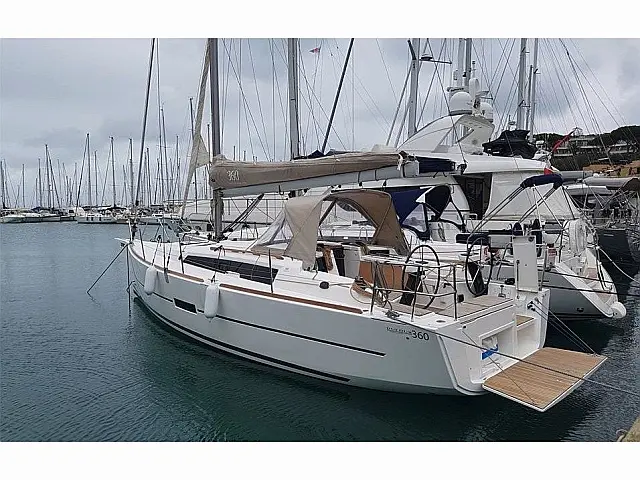Dufour 360 Grand Large - [Layout image]