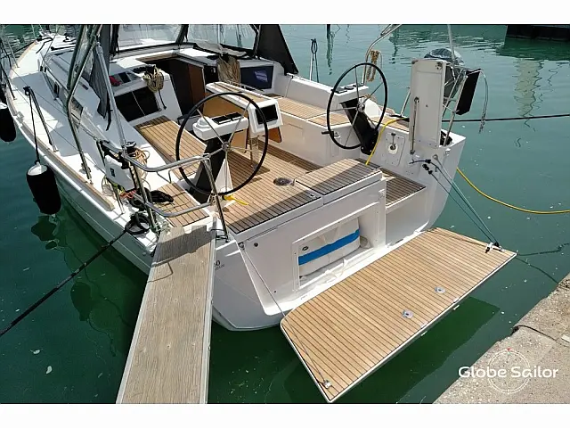 Dufour 360 Grand Large - [Internal image]