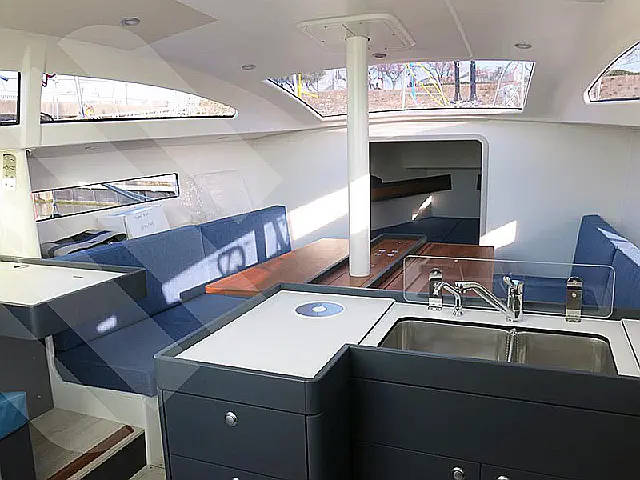 RM 1070 - [Internal image]