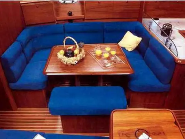 Sun Odyssey 43  - [Internal image]