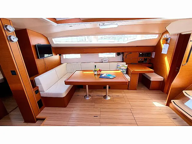 Jeanneau 54 - [Internal image]