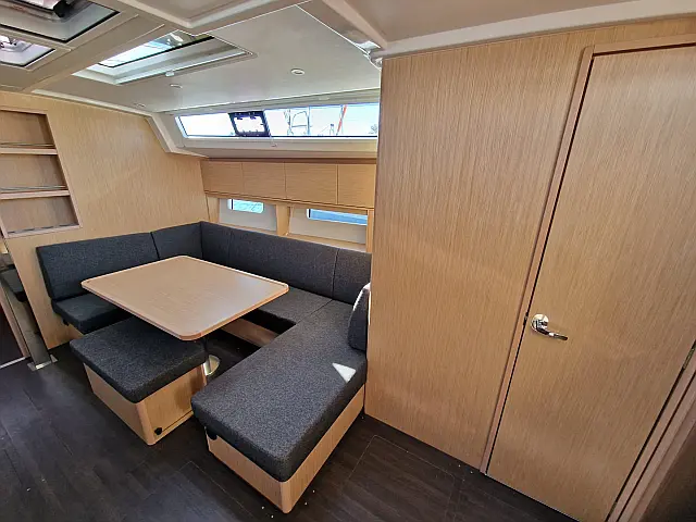 Bavaria C46 - [Internal image]
