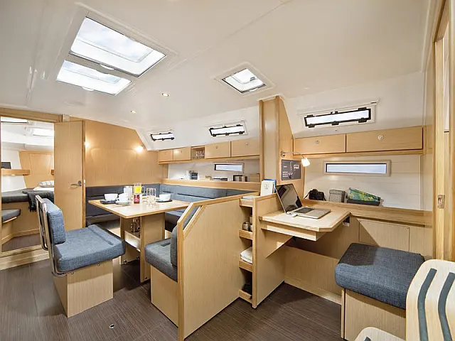 Bavaria 40 Cruiser - [Internal image]