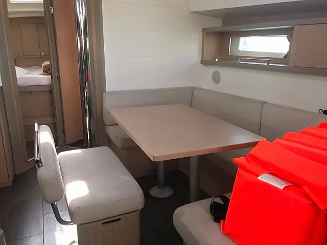 Oceanis 45 - [Internal image]