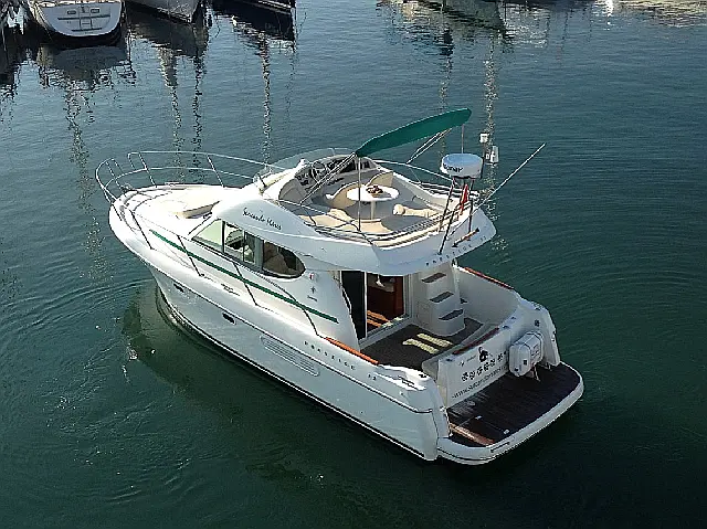Prestige 32 - [External image]