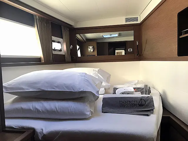 Lagoon 450  F - [Internal image]