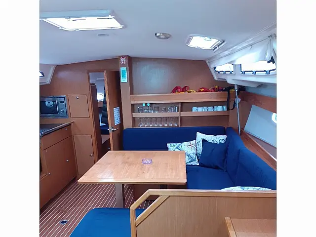 Bavaria 43 Cruiser - [Internal image]