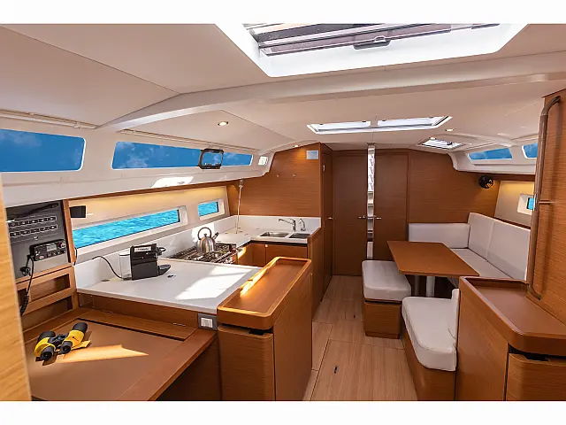 Sun Odyssey 440 - [Internal image]