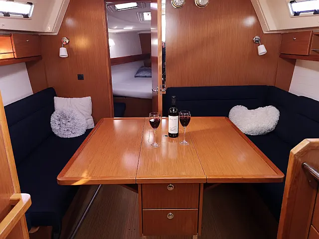 Bavaria 36 - [Internal image]