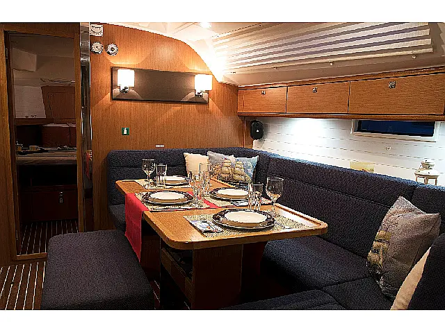 Bavaria Cruiser 41 - [Internal image]