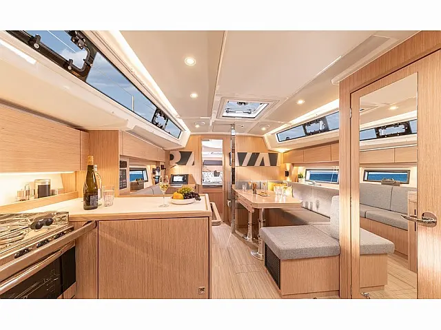 Bavaria C38 - [Internal image]