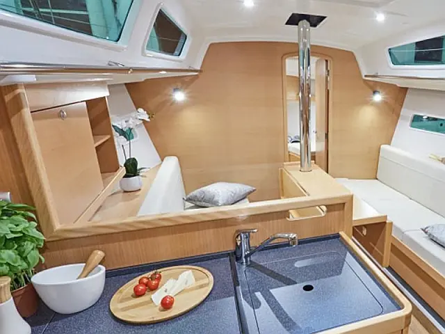 Sunsail Sun Odyssey 319 - [Internal image]
