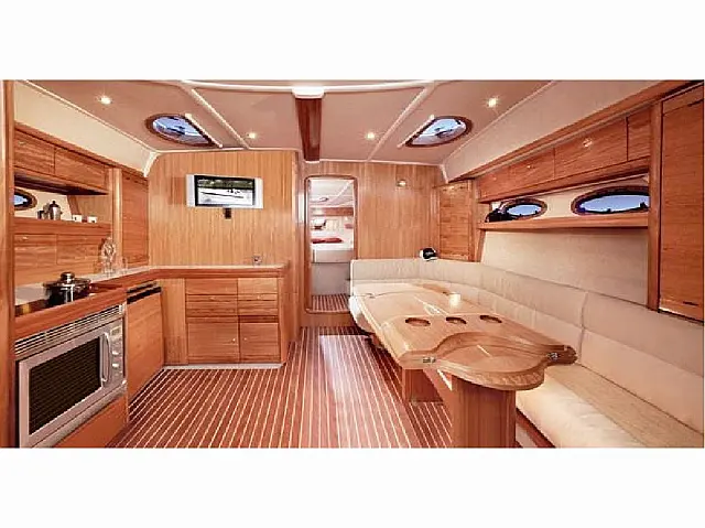 Bavaria 42 Sport - [Internal image]