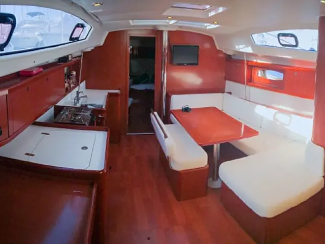 Oceanis 43 - [Internal image]
