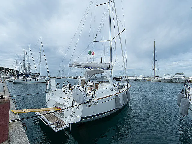 Oceanis 35.1 - [External image]