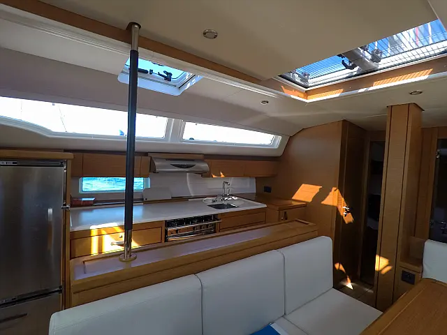 Jeanneau 54 - [Internal image]
