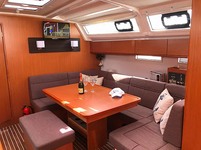 Bavaria 46 Cruiser - [Internal image]