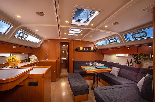 Bavaria Cruiser 51 - [Internal image]