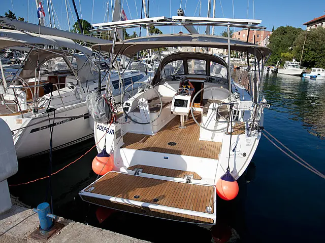 Bavaria Cruiser 37  - [External image]