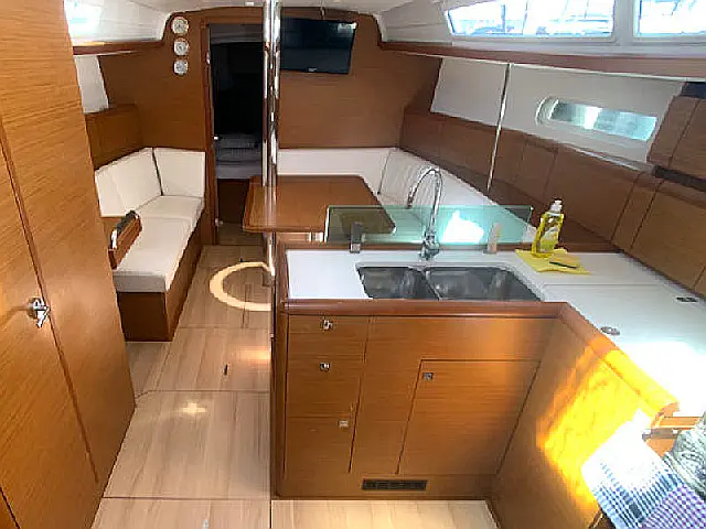 Sun Odyssey 389 - [Internal image]