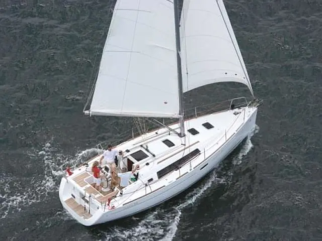 Oceanis 34 - [External image]