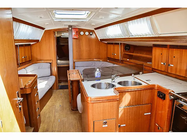 Elan 40 - [Internal image]