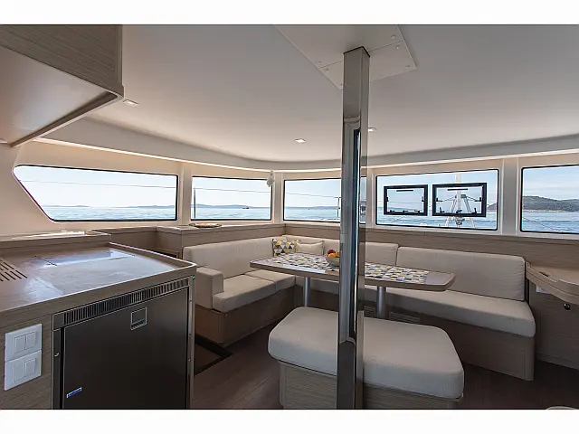 Lagoon 42 - [Internal image]