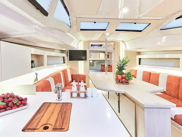 Maxus 35 (see with our base extra options availability as Air Conditioned) - [Internal image]