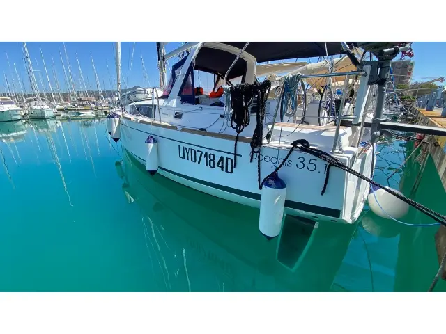 Oceanis 35.1 - [External image]