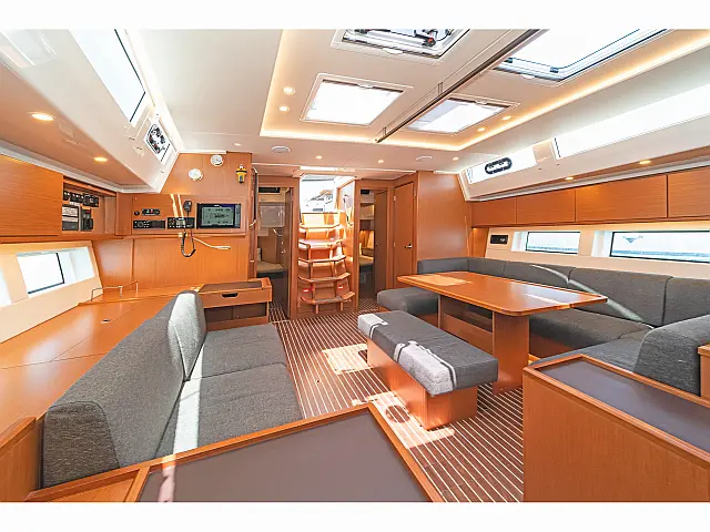 Bavaria C57 - [Internal image]