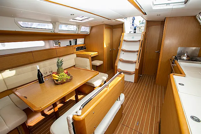 Sun Odyssey 49i - [Internal image]