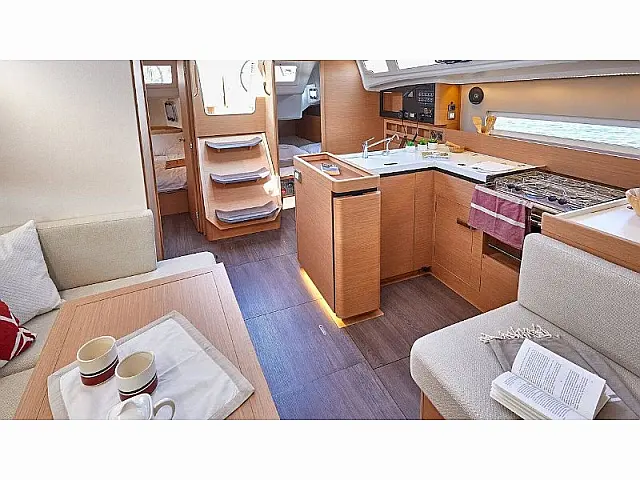 Sunsail 410 - [Internal image]