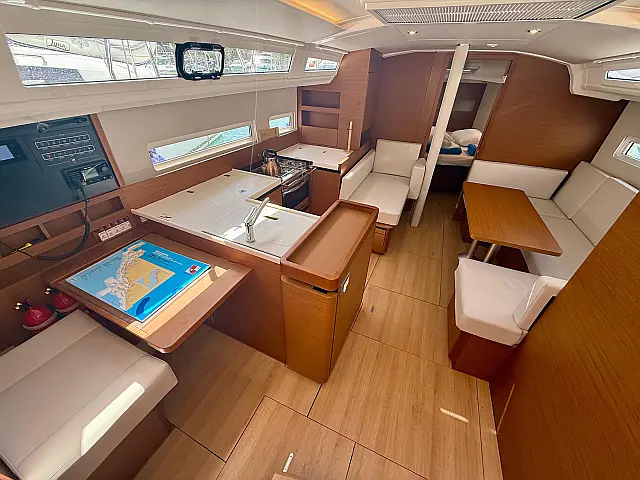 Sun Odyssey 410 - [Internal image]