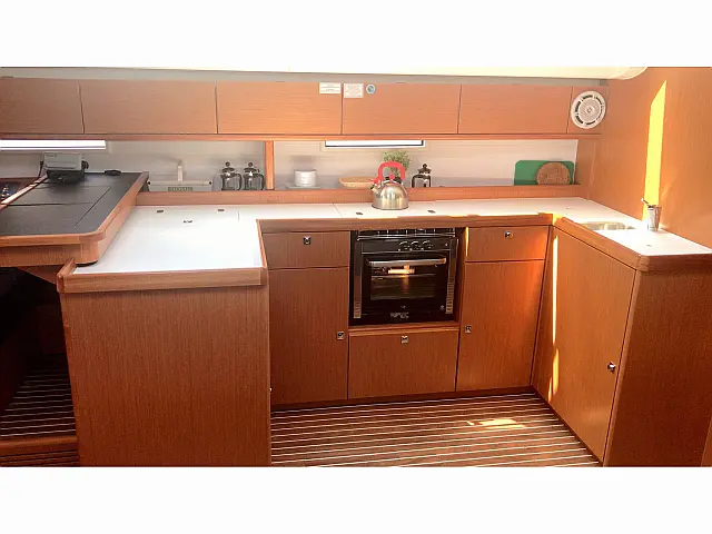 Bavaria Cruiser 51 - [Internal image]