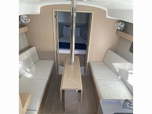 Oceanis 34.1 - [Internal image]