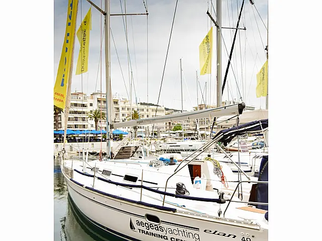 Elan 40 - [External image]