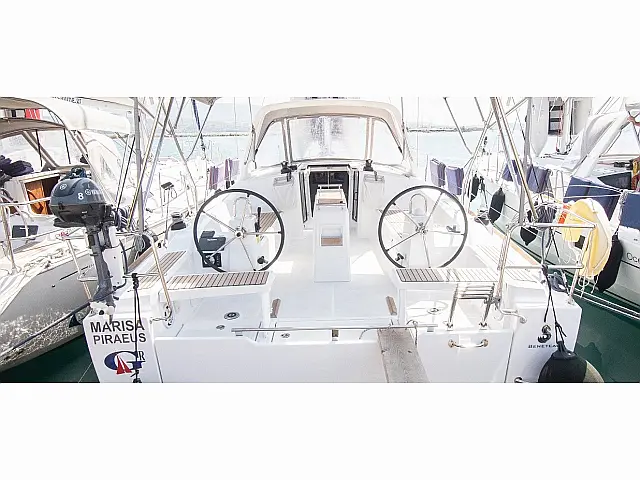 Oceanis 38.1 - [External image]