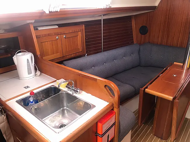 Elan 333 - [Internal image]