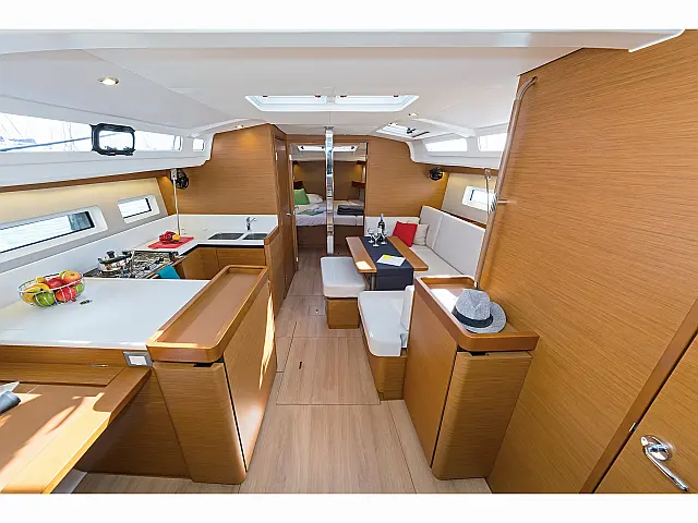 Sun Odyssey 440 - [Internal image]