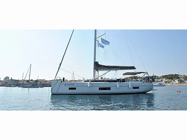 Bavaria C45 - [External image]