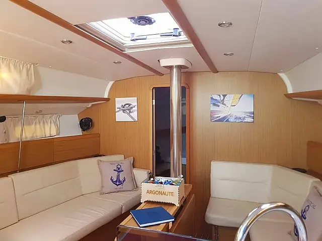 Sun Odyssey 42 i - [Internal image]